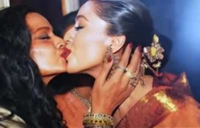 Rekha X Madhuri Dixit