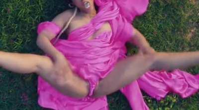 Chloe bussin it open 🔥🔥🔥🔥