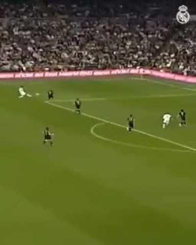 Great Real Madrid collective goal finished by Van Nistelrooy