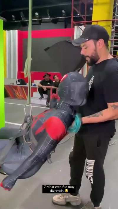 Los de atrás mirándole el culote