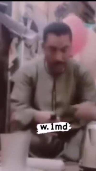 Kid pranks his dad and gets scared