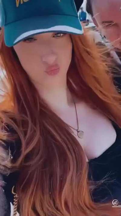 Lara Fokus blaue Cap