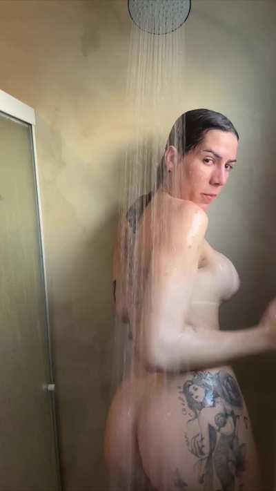 If I showed up at your place tonight, would you fuck me or not?