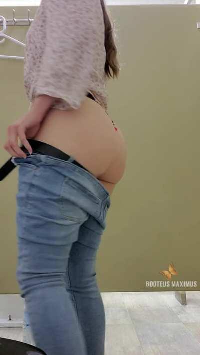 let's meet in the bathroom stall at lunch :)