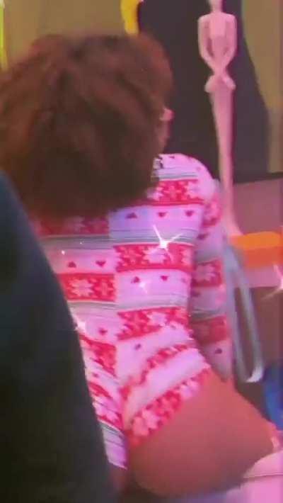 Megan’s Christmas gift 🎁 🍑 gyat