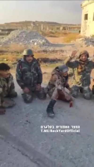 Tahrir al-Sham executes Syrian soldiers after they surrender