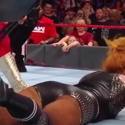 Becky Lynch booty Clapping 👏🥵🥵
