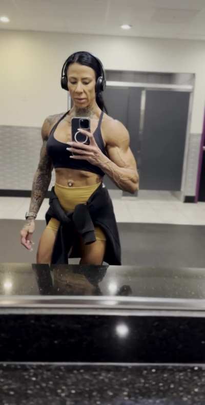 veins like mine deserve kissing from u