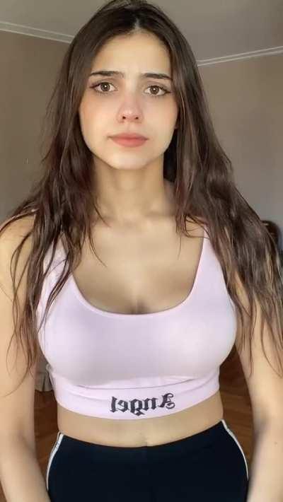 flexing muscles for 3 million views 🤑🙏