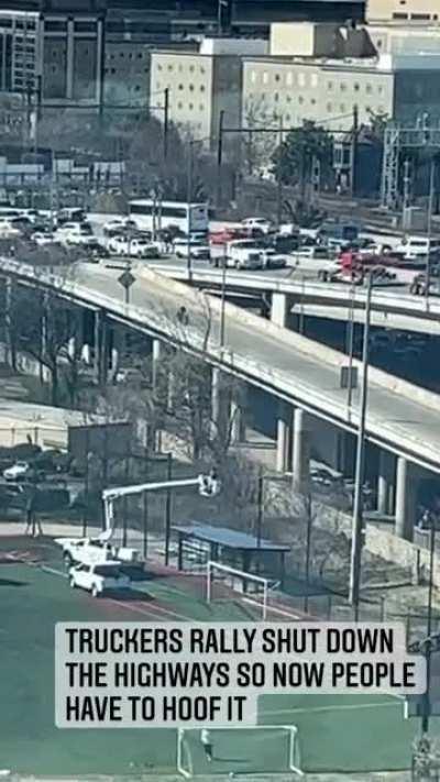 Truckers Rally shuts down the exits on 395