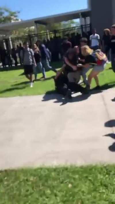 cop gets body slammed by highschooler