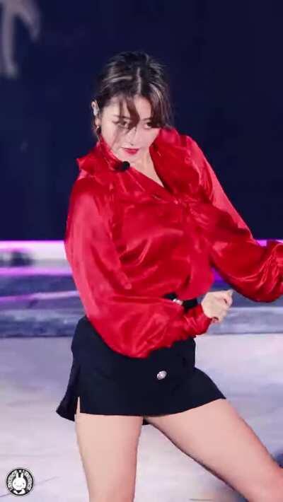 Jihyo with the moves