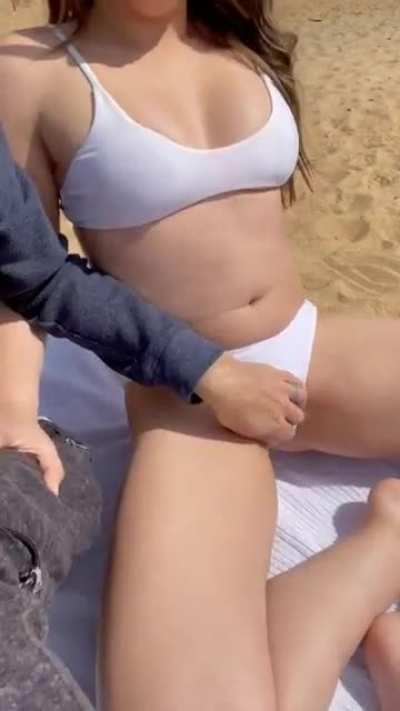 When there’s people walking down the beach and your man says he won’t stop until you cum 🙊 [gif]