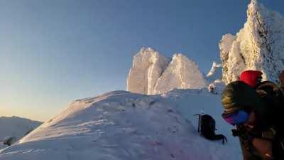🔥 Though I didn't see any Icelandic wildlife during our journey up the Vatnajökull icecaps, it was blaringly obvious that place was controlled by no human.