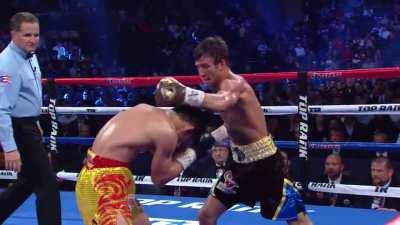 Extended combo from Lomachenko to drop his opponent