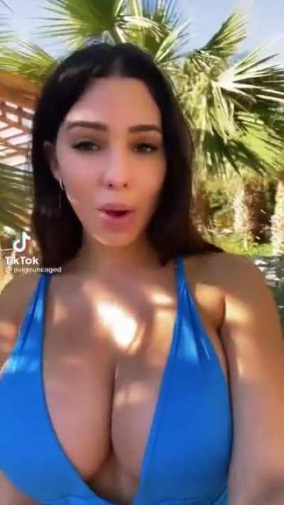 Bimbo boobs