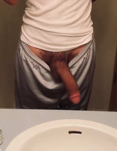 This bbc need a creamy pussy to fill😍