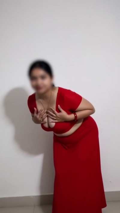 I love seeing how many people want to fuck me, are you one of them? [f]