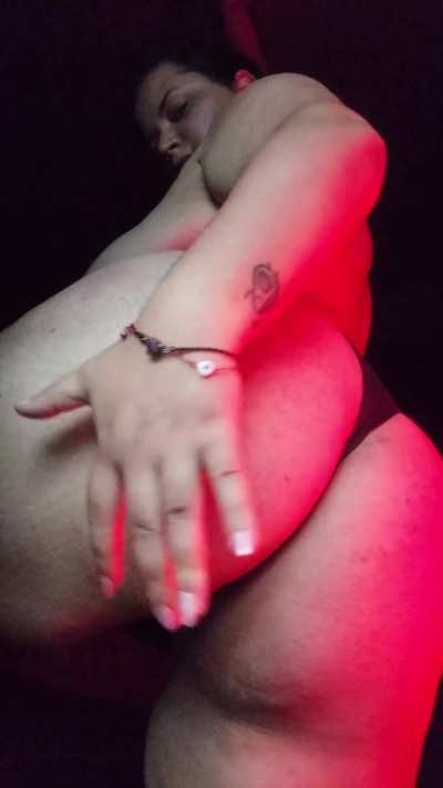 An ass so big it has its own gravity