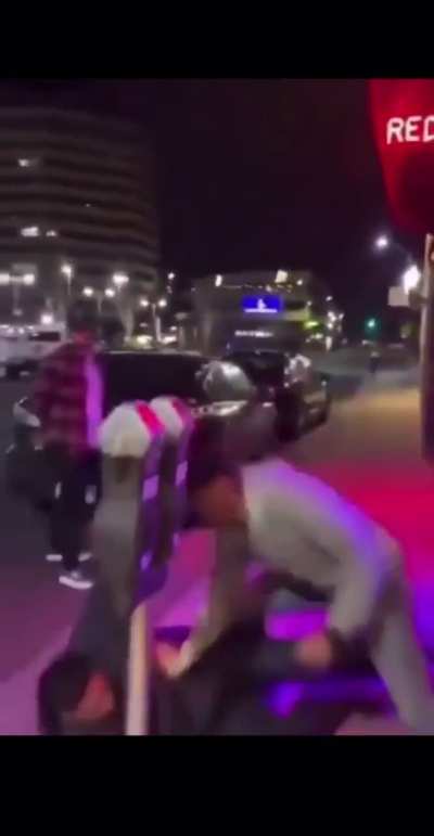 Dude gets his ass beat and swing around for head butting someone outside a bar.