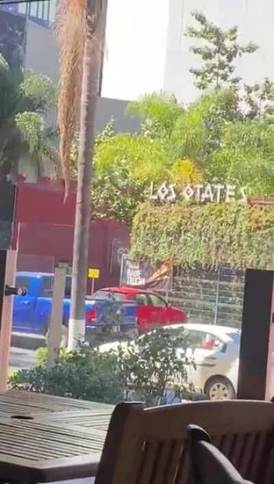 “Abrazos, no balazos”