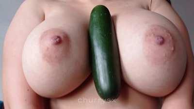 I wish this cucumber was your cock 😍