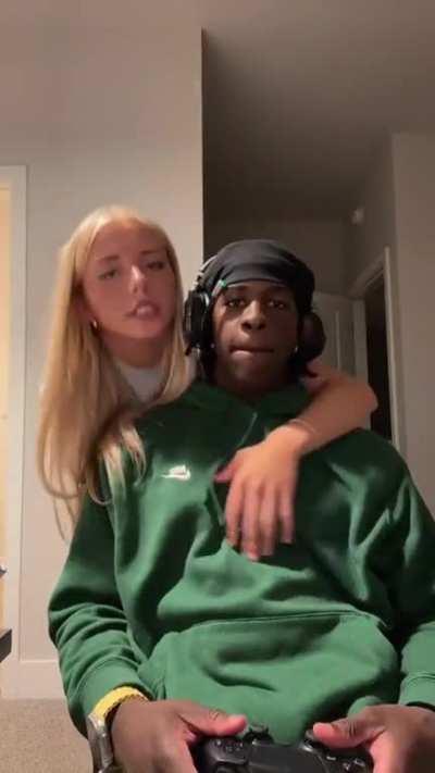 His GORGEOUS Queen Is All He Needsð¸ð¼ð¤´ð¿