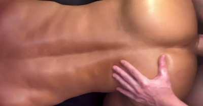 Punching some raw guts 🥵💦