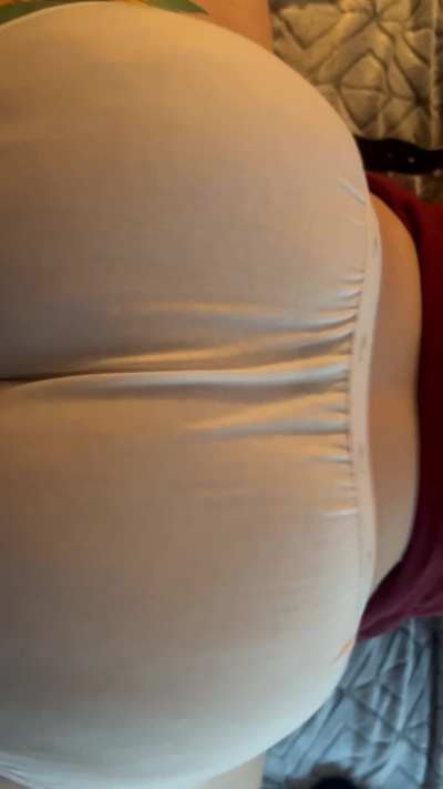 Couldn’t resist shaking it for my man🤷🏻‍♀️😉