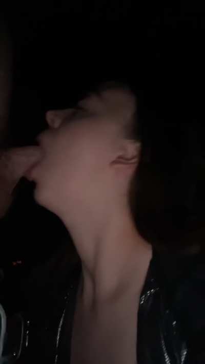 Watch me suck it with no hands