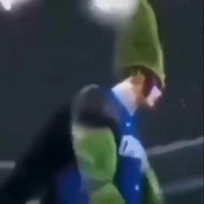 her mouth be like : °