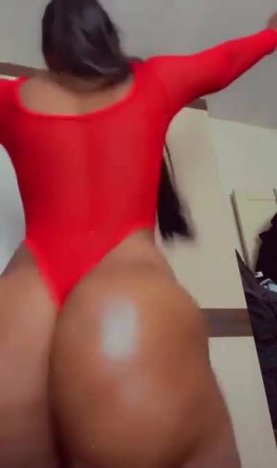 ANYONE KNOW WHO THIS IS?👀👀👀