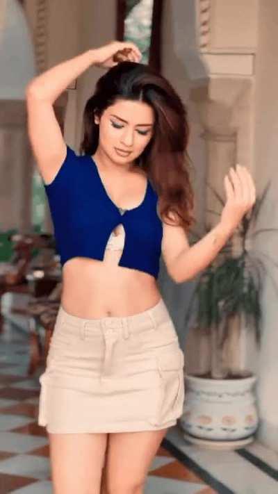 Avneet Kaur Randi haaye saali yeh nahi ruk rhi hai apna jism dhikhane se bc aaj phir niklwayegi pehle subha subha muth marwayi ab raat ka bhi fix kardiya ki sab mujh per he muth mare bc yeh randi sardarni mujhe pagal kar degi saali chut (new) 🤤👅✊💦