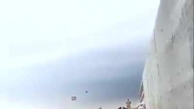 This video makes really well visible a shockwave recorded during an explosion at Samarra, Iraq in 2015