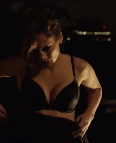 Jennifer Lopez (Shades of Blue)