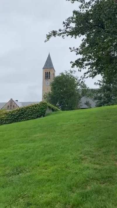 They’re playing Megalovania on the Cornell University chimes