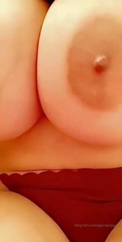 Jaki senpai😍😍 Hit my PM for premium content