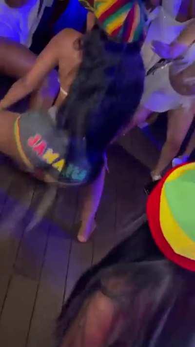 She loves jamaica @yungmami305