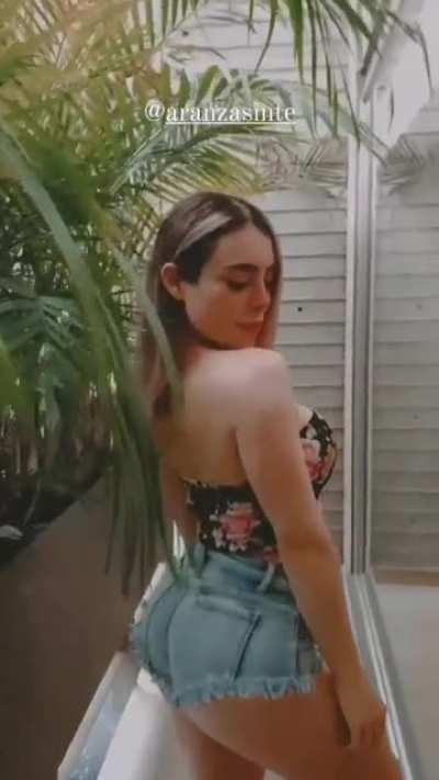 ese outfit le queda perfecto