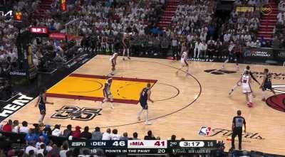 [Highlight] Ridiculous Long Lob Pass From Pope to Gordon for the Two!