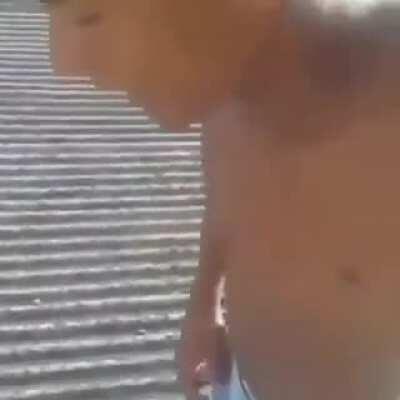 otro kk caiu do telhado