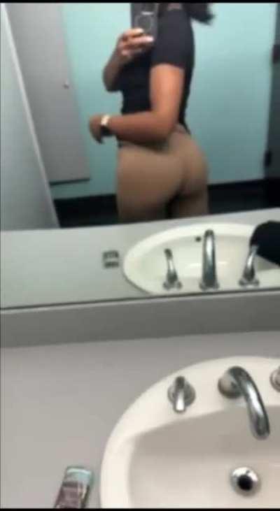 Chad is back with all new different girls, He’s posting on Telegram now hit him up on Tele or SC to join his private channel 