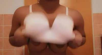 What color bra would you prefer to see me in?