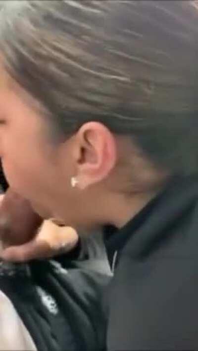 Wet blowjob in car after dating