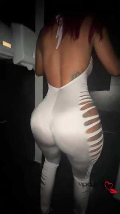 I was so whore at swing club yesterday and fuck with one boy in on glory hole and in the end I went dogging in the park🙈🙈