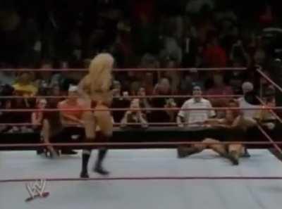 Torrie Wilson’s birthday today! Here she is serving a lucky Mickie James some cake.