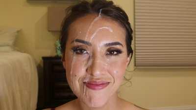 Don't I look pretty covered in cum 🤣