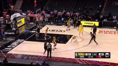 [Highlight] Paul George drops Caruso and hits the three