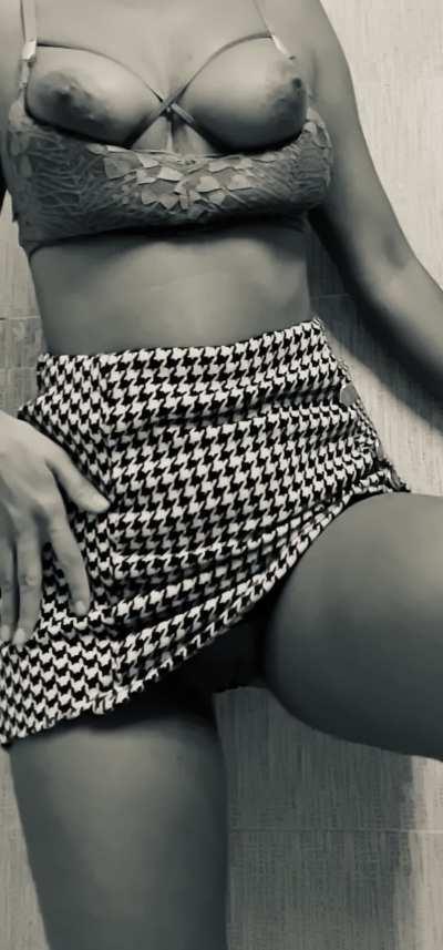 Pee and cream in the same time. Dont you want a gf like me in your life?🫦👅