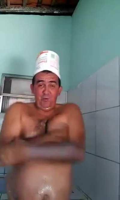 Dica pra economizar água 💦😂😂